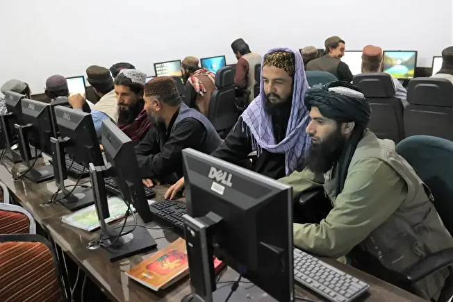 چه بر سر کسب و کارها و اقتصاد نیمه جان افغانستان میآید؟